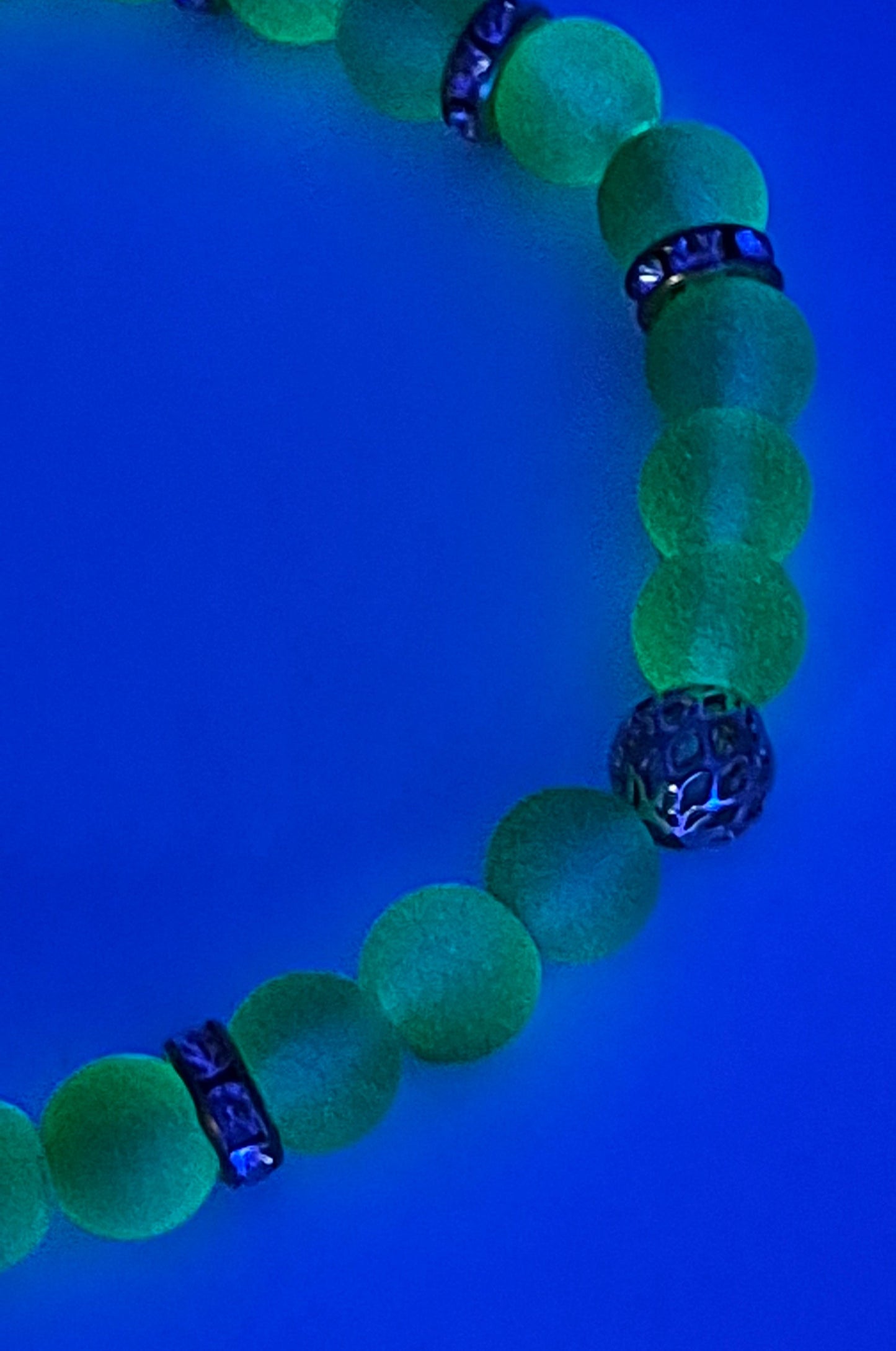 Green Glow in the Dark Glass Bead Stretch Bracelet – Handmade Gold Filigree Rhinestone Jewelry Gift for Her
