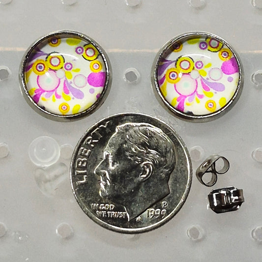 Retro Bubble Pattern Glass Cabochon Stud Earrings | 12mm Round Silver Bezel Mod Studs | Vintage Jewelry