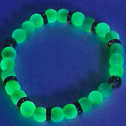 Green Glow in the Dark Glass Bead Stretch Bracelet – Handmade Gold Filigree Rhinestone Jewelry Gift for Her