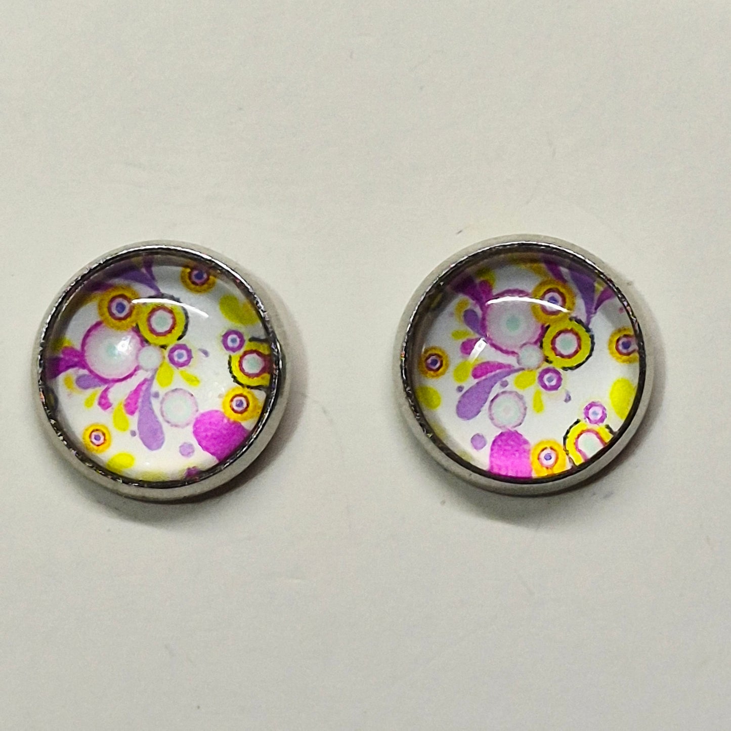 Retro Bubble Pattern Glass Cabochon Stud Earrings | 12mm Round Silver Bezel Mod Studs | Vintage Jewelry