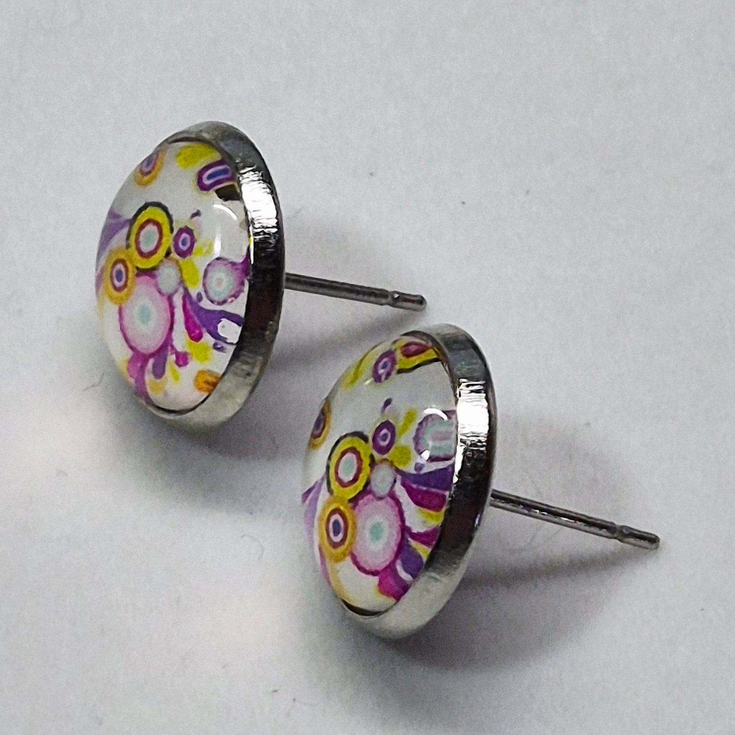 Retro Bubble Pattern Glass Cabochon Stud Earrings | 12mm Round Silver Bezel Mod Studs | Vintage Jewelry