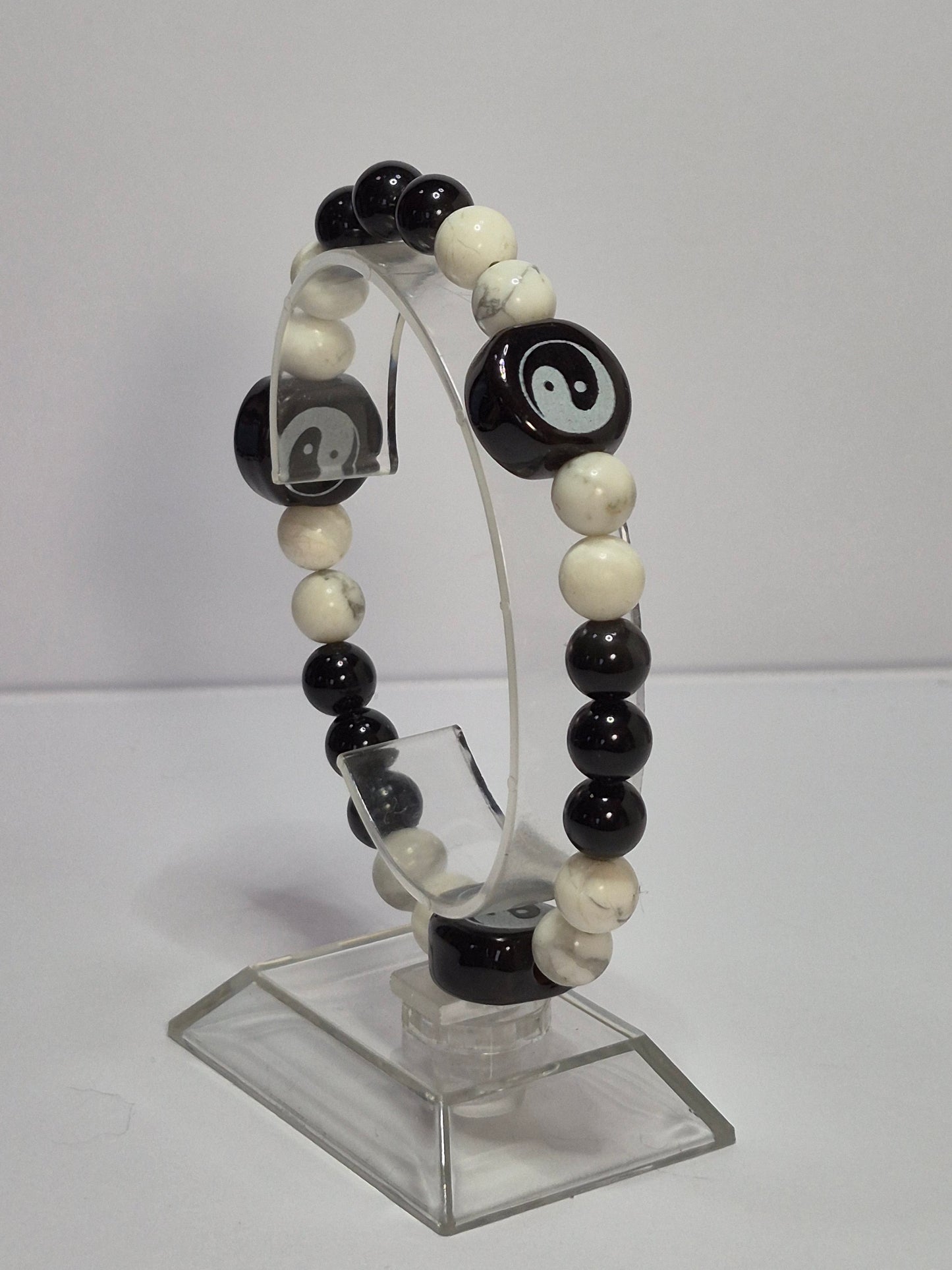Yin Yang Stretch Bracelet – White Howlite & Black Obsidian Gemstone Bracelet with Glass Yin Yang Beads