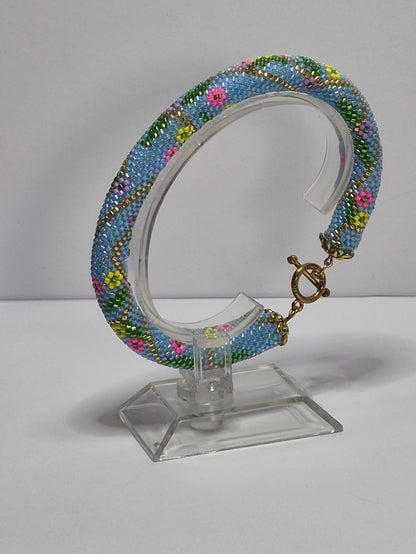 Periwinkle Floral Tubular Peyote Rope Bracelet – Miyuki Seed Beads, Paracord Core, Antique Gold Toggle Clasp