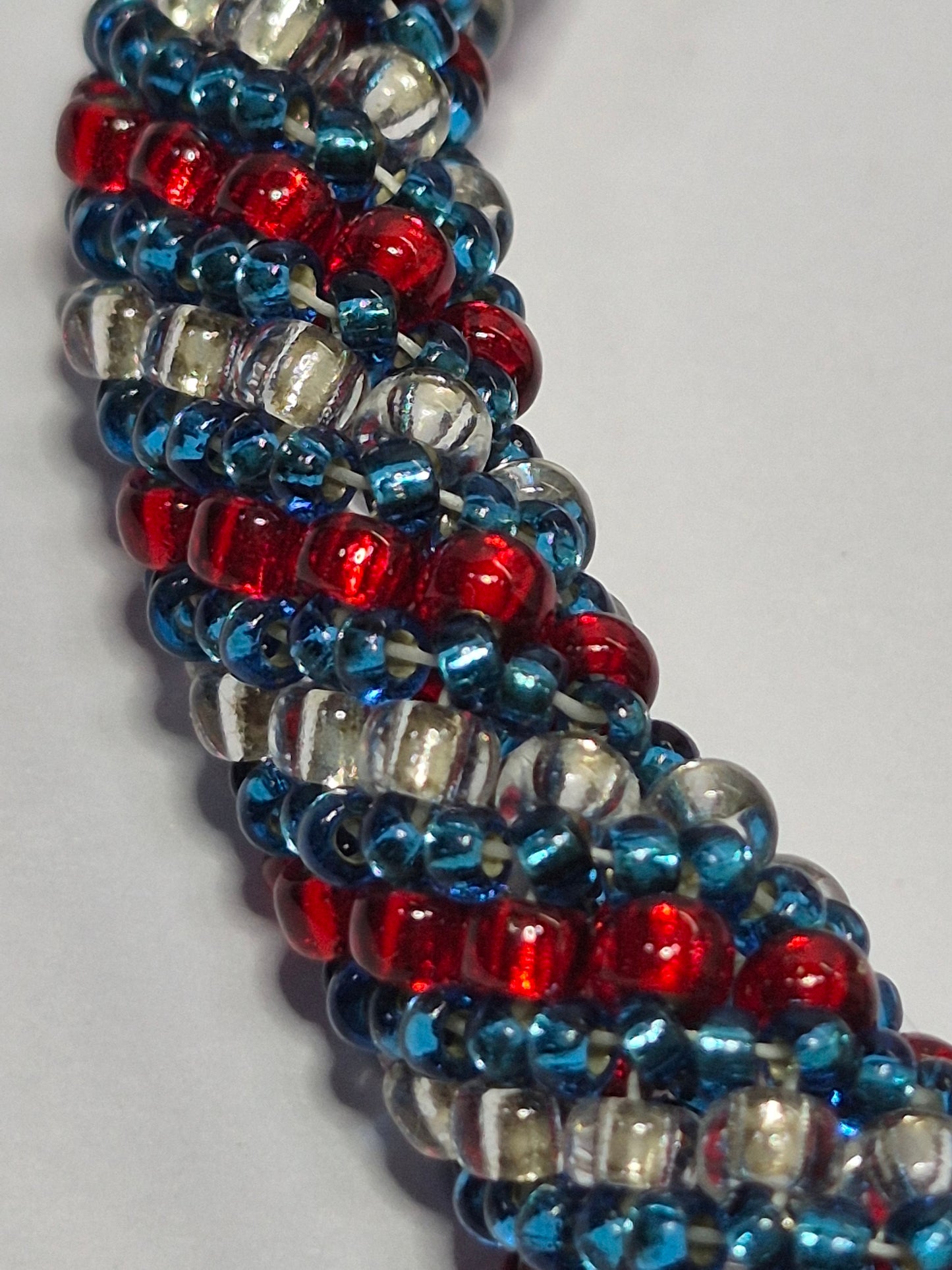 Red, White & Blue Russian Spiral Rope Bracelet – Miyuki 11/0 Seed Beads, American Flag Heart Charm, Gold Extender Chain