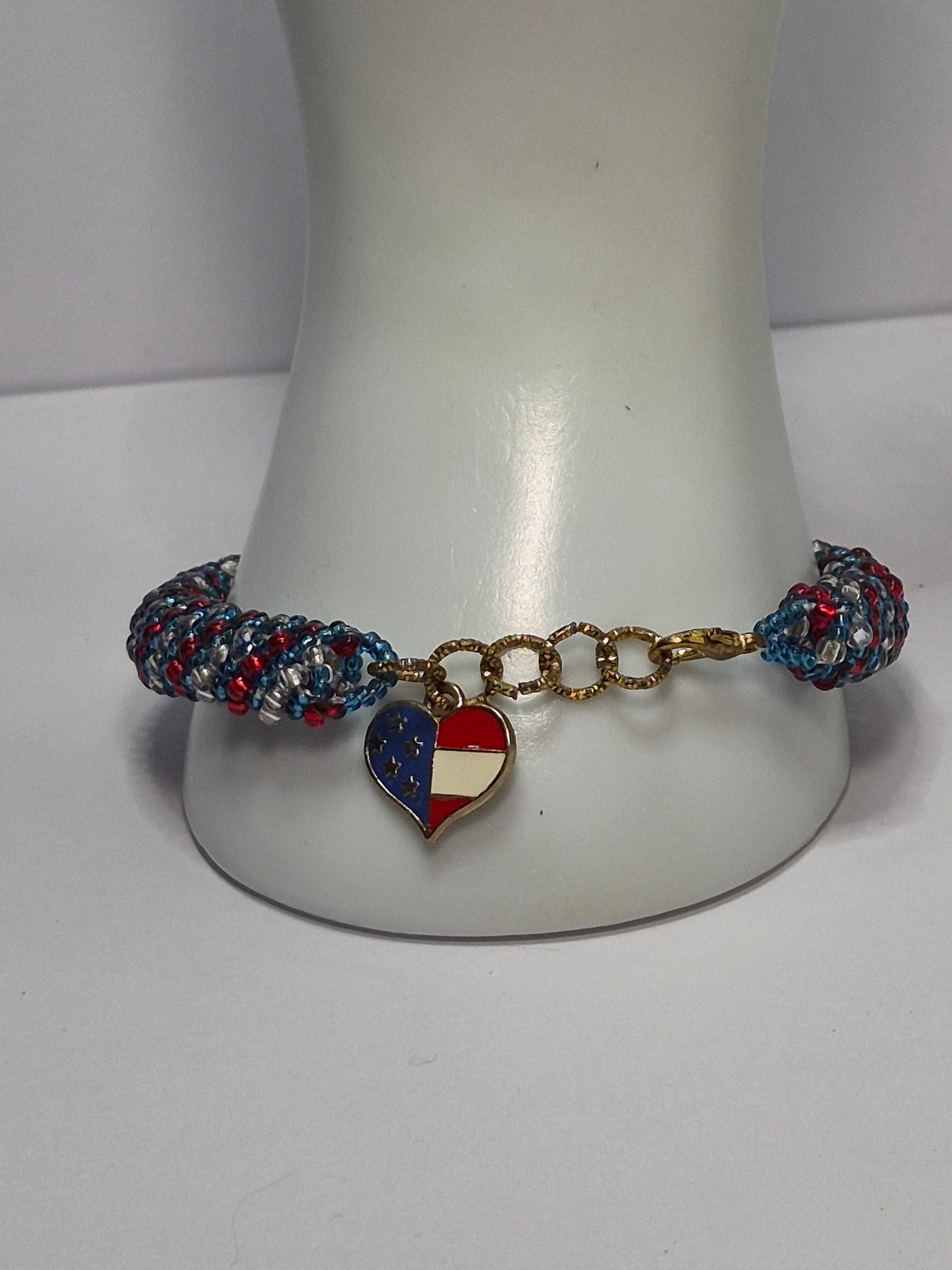 Red, White & Blue Russian Spiral Rope Bracelet – Miyuki 11/0 Seed Beads, American Flag Heart Charm, Gold Extender Chain