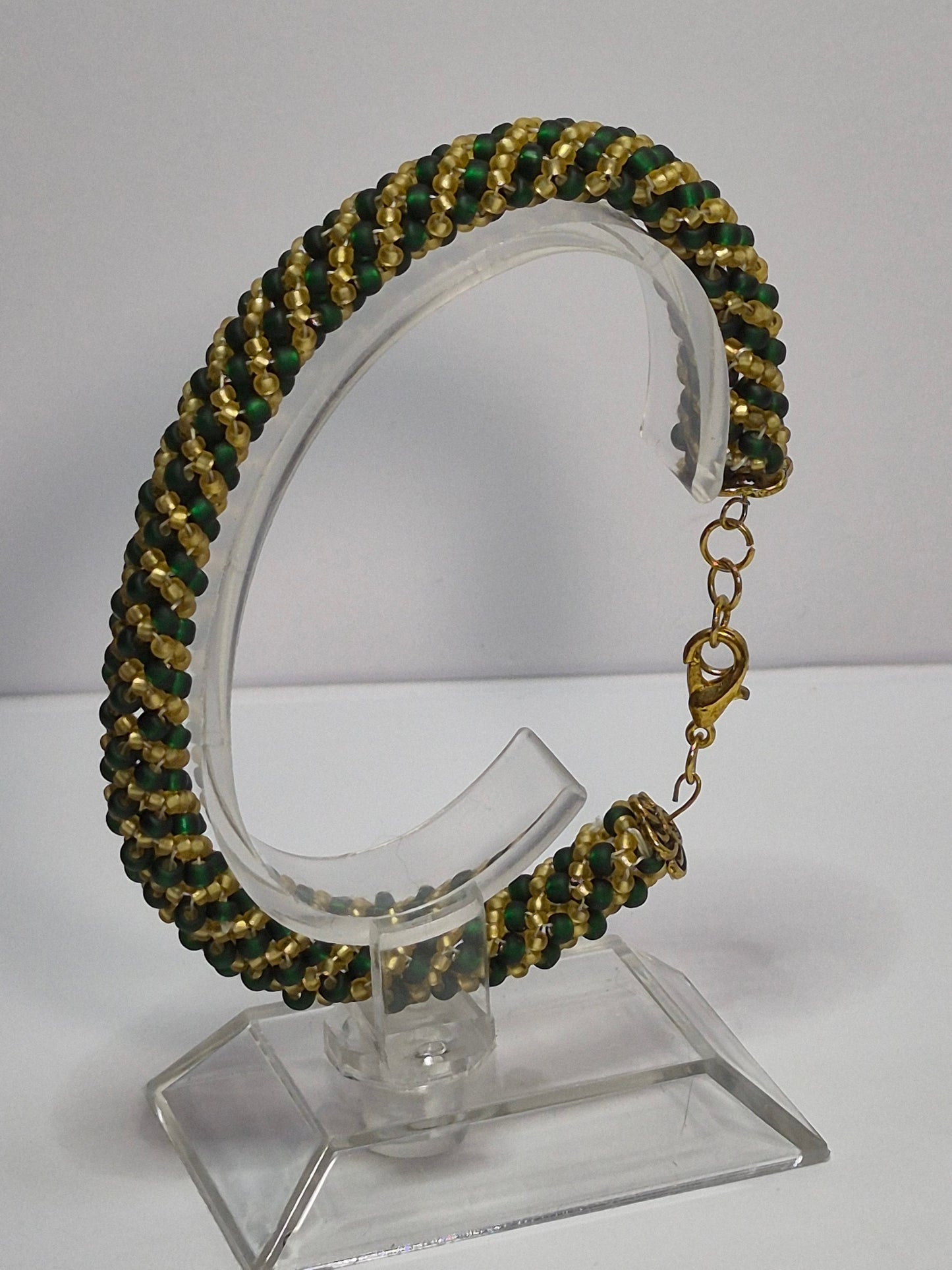 Emerald Green & Gold Russian Spiral Rope Bracelet – Miyuki 8/0 & 11/0 Matte Seed Beads, Antique Gold Filigree Caps & Lobster Clasp