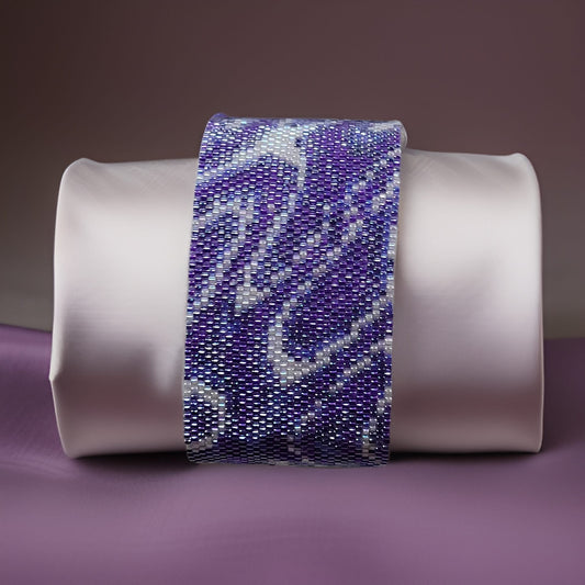 Abstract wave beaded bracelet