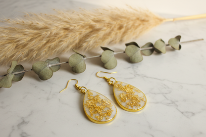 Earrings with natural stone and botanicals