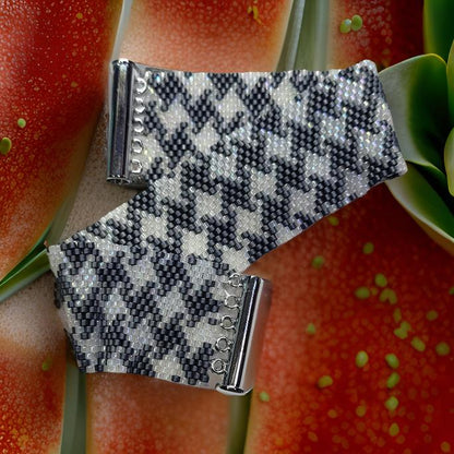 Houndstooth beaded bracelet